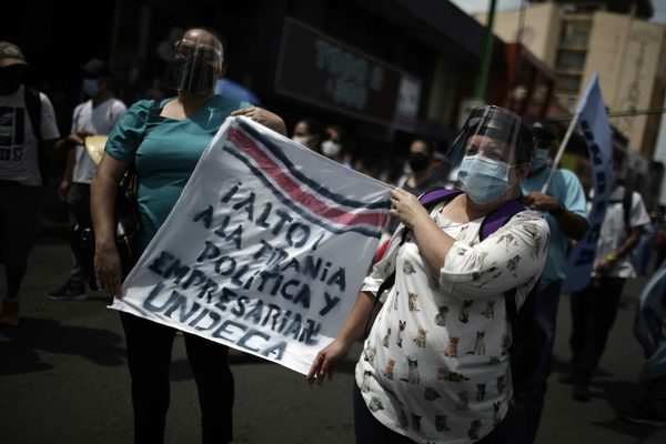 Sindicatos protestan en Costa Rica contra los planes económicos del Gobierno - MarketData