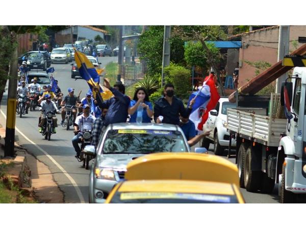 Llanistas hicieron demostración de fuerza en Luque por festejo