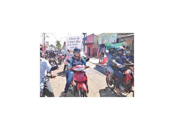 Caravana en Barbero Cué pide que tierras ya sean transferidas