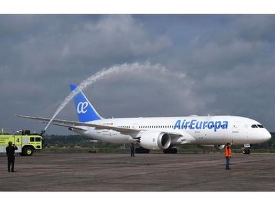 Oficializan apertura de aeropuertos y los vuelos a Europa vuelven el 30