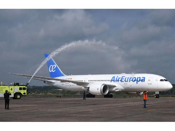 Oficializan apertura de aeropuertos y los vuelos a Europa vuelven el 30