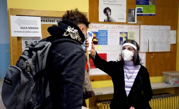 HOY / Lombardía impondrá el toque de queda para frenar los contagios