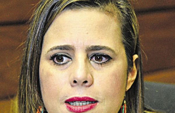 “Derecho penal se usa como garrote a los que denuncian”, dice diputada - Nacionales - ABC Color