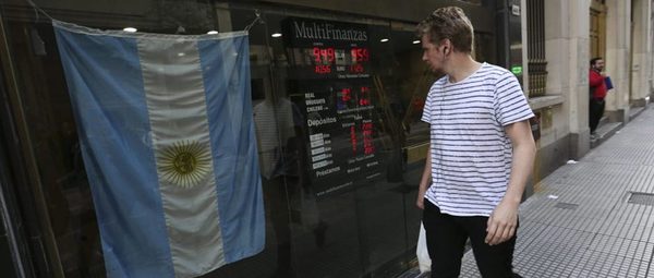 Nuevas medidas para detener la suba del dólar en Argentina
