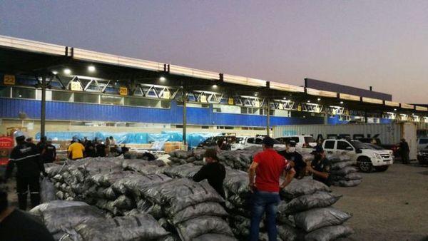 Faltan verificar 5 contenedores de firma que intentó traficar histórica carga de cocaína