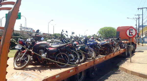 Motos y automóviles abandonados en corralón de la Caminera irán a remate