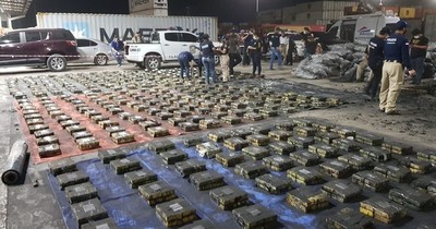 La Nación / Suman más de 2.300 kilos de cocaína incautada en Villeta: “Es histórico”, dice comisario