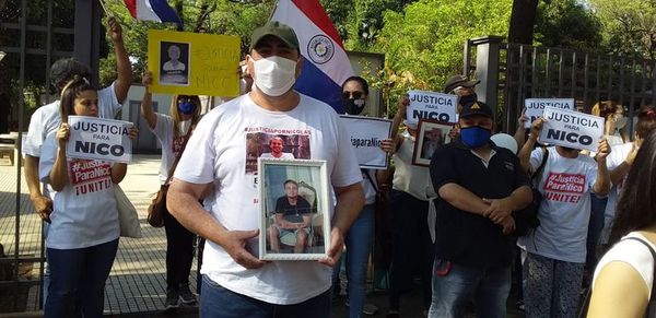 Familiares piden justicia para Nico y poner fin a chicanas - Nacionales - ABC Color