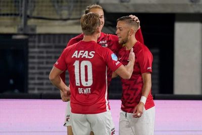 El Napoli-AZ Alkmaar, en duda por brote covid-19 - Fútbol - ABC Color