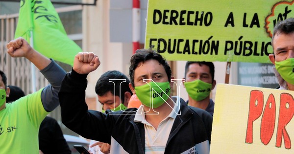 La Nación / Nueva manifestación docente en rechazo al recorte presupuestario