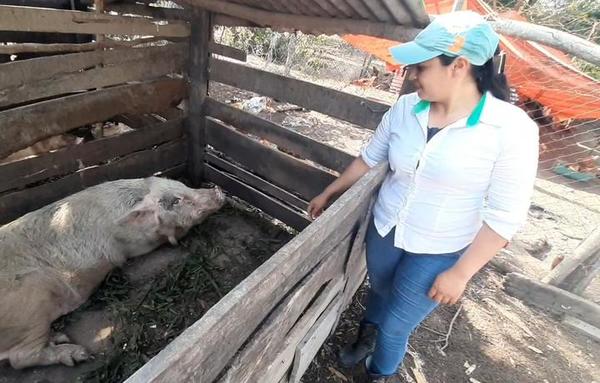 Joven emprendedora de San Pedro está por graduarse como enfermera