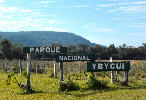 Denuncian que Fidel Zavala ocupa tierras en el Parque Nacional Ybycuí · Radio Monumental 1080 AM