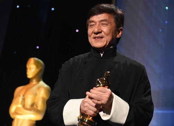 Jackie Chan: “Quiero contribuir al mundo más allá de los filmes” - Gente - ABC Color