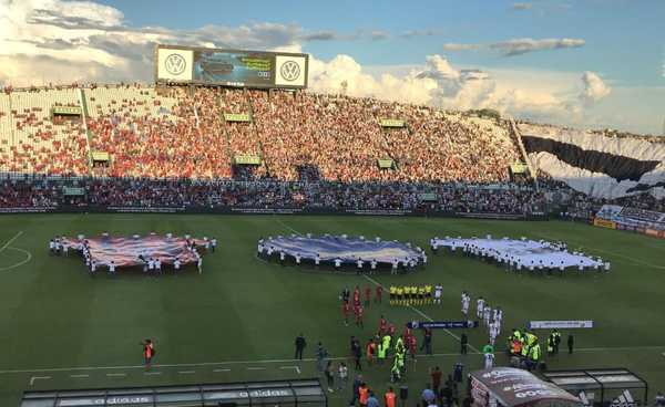 Dr. Brunstein: “Veo difícil la vuelta del público a los estadios”