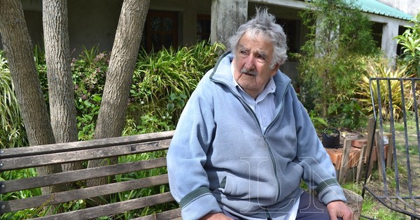 La Nación / José “Pepe” Mujica se retira de la política: balas, flores y un mensaje al mundo