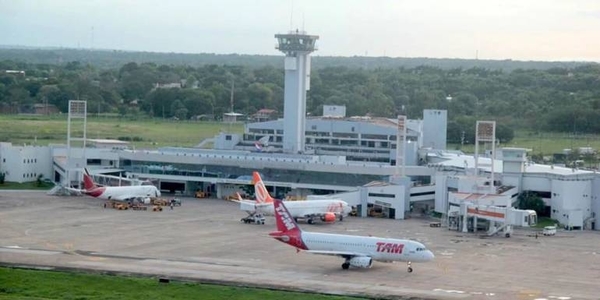 HOY / Preparados en modo “COVID-19": Nerviosismo a un día de la reapertura del aeropuerto