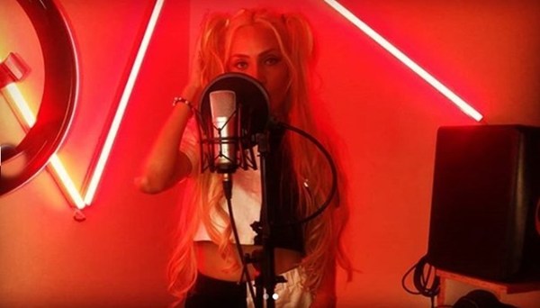 Divina se lanzó como cantante de trap - Teleshow