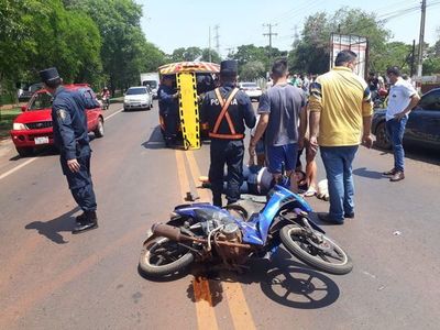 Accidente deja una motociclista herida - ABC en el Este - ABC Color