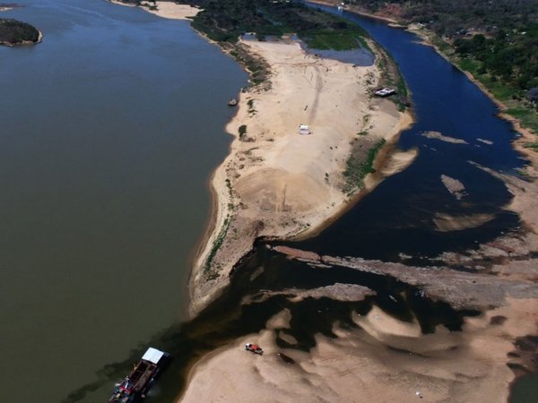 Se imponen aguas turbias y algas tóxicas en área de isla San Francisco