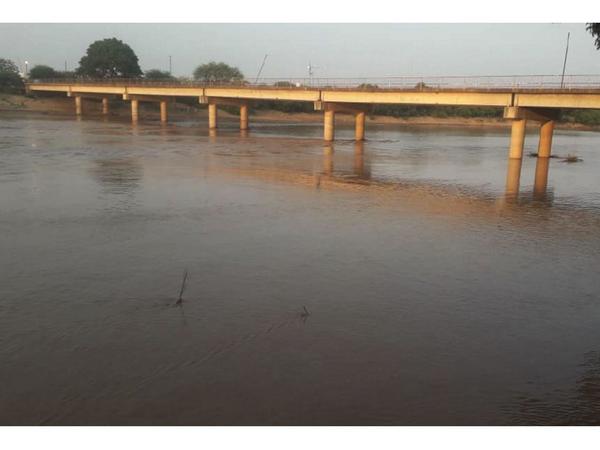Alivia a pobladores repentina crecida del río Pilcomayo
