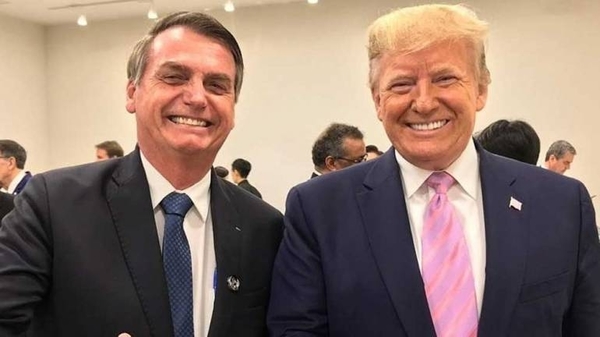 HOY / Bolsonaro dice que desea asistir a la "nueva investidura" de Donald Trump