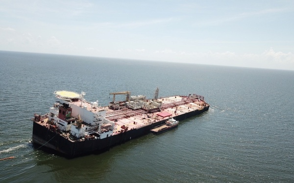 Un buque venezolano con barriles de petróleo se hunde en el Caribe y alertan de un posible desastre ambiental » Ñanduti