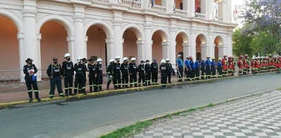 HOY / Bomberos se manifiestan en apoyo a proyecto de seguro social