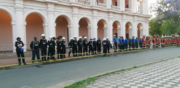 HOY / Bomberos se manifiestan en apoyo a proyecto de seguro social