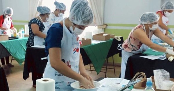 La Nación / Mujeres de Bella Vista aprenden a elaborar postres de yerba mate