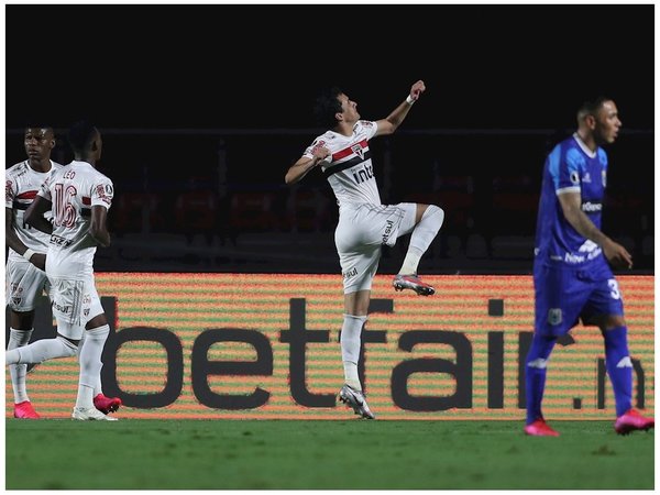 Sao Paulo golea al Binacional en su despedida 