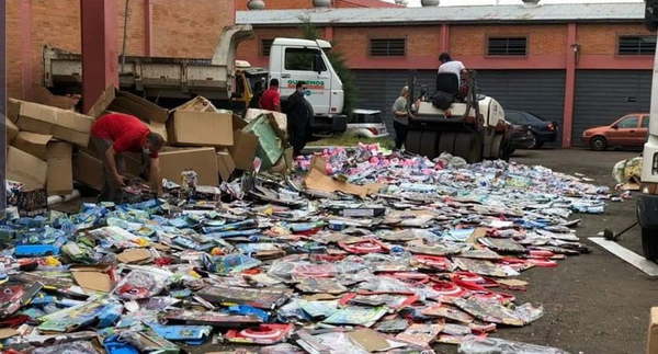 Destruyen juguetes falsificados que pudieron haber sido donados - Noticiero Paraguay