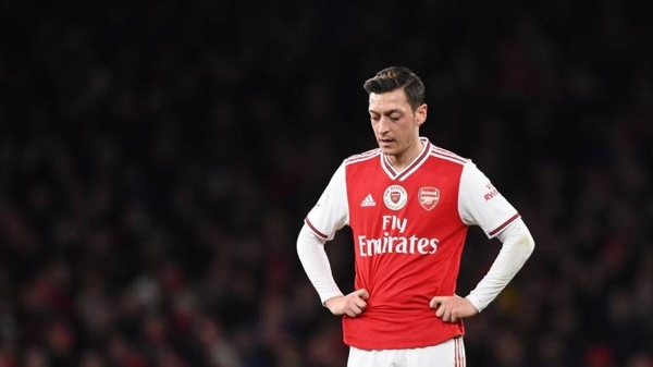 HOY / Özil acusa al Arsenal de "desleal"