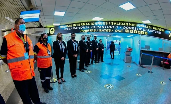 HOY / Reinician vuelos comerciales tras la reapertura de los aeropuertos