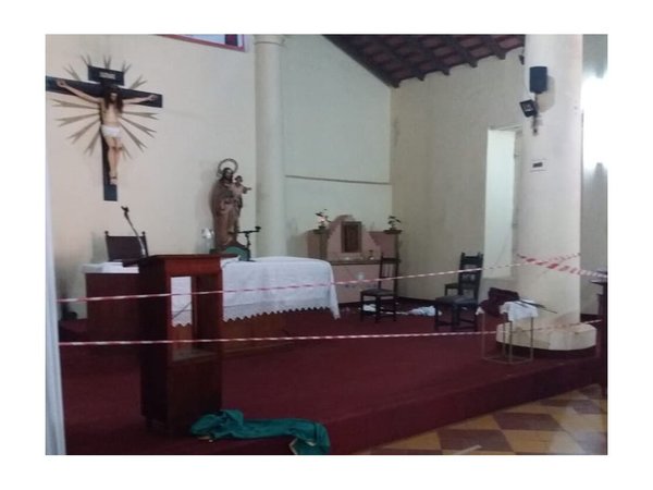 Queman imagen de la Virgen y destrozan iglesia de San José de los Arroyos