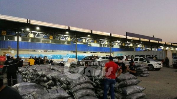 Cargamentos de carbón incautados en el puerto Terport