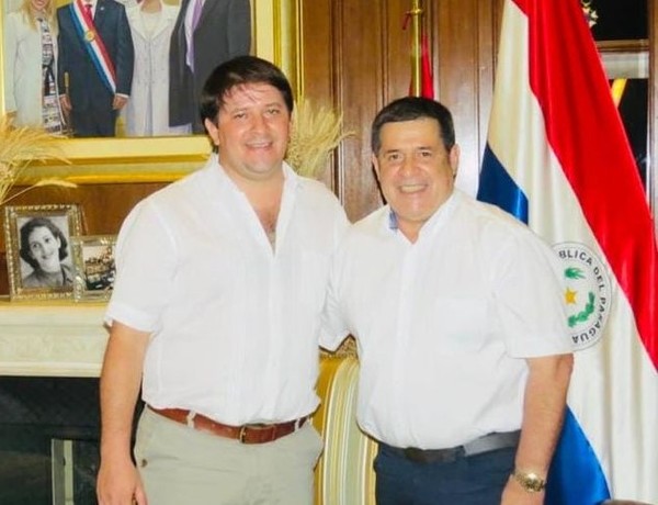 MICHELL FLORES SE REUNIÓ CON HORACIO CARTES