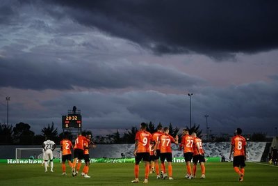 Real Madrid pierde ante Shakhtar, de Ucrania, en su debut por Champions League