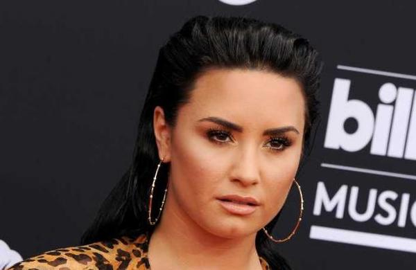 Demi Lovato asegura que se contactó con extraterrestres - SNT