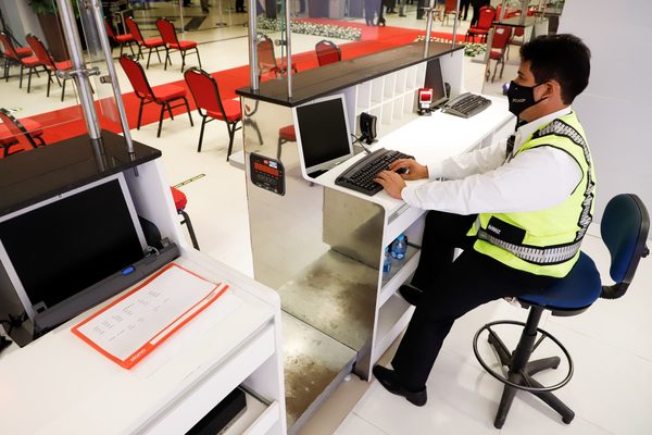 Paraguay abre sus aeropuertos a vuelos regulares tras siete meses cerrados - MarketData