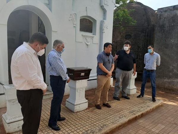 Recuperan restos del expresidente Félix Paiva y esperan que no se hayan llevado los de Luis Riart - Nacionales - ABC Color