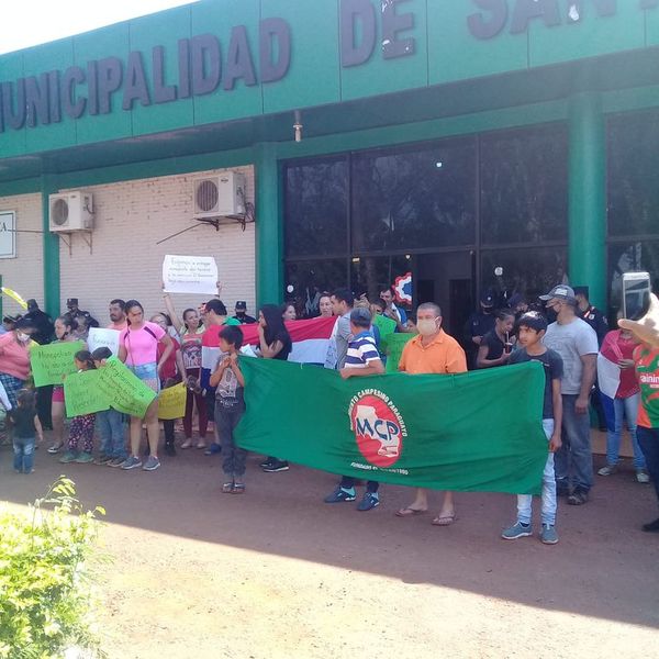 Santa Fe del Paraná: levantan protesta tras acuerdo  - ABC en el Este - ABC Color