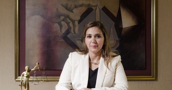 La Nación / Fue imputado por violencia familiar por agredir verbal y psicológicamente a su esposa