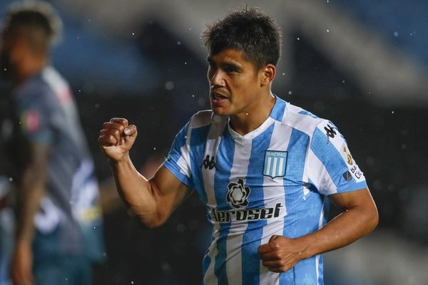Con goles paraguayos, Racing festeja ante Estudiantes de Mérida