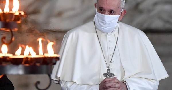 La Nación / El Papa, a favor de leyes civiles para homosexuales