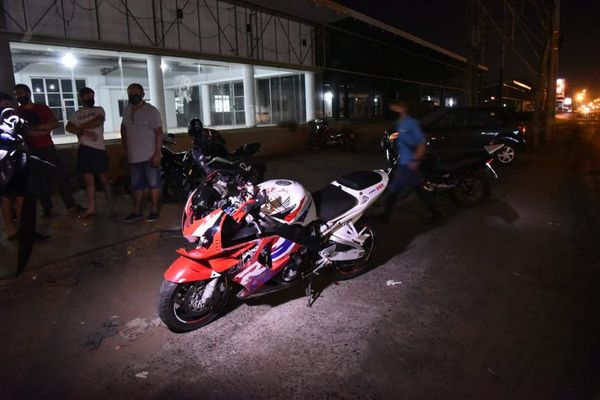 Motociclista atropelló y mató a un vendedor ambulante - Nacionales - ABC Color