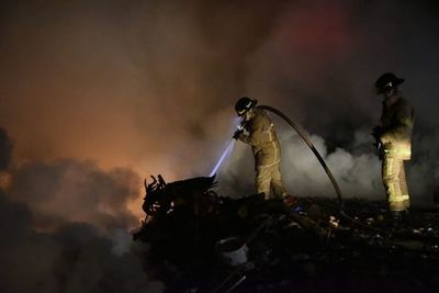 Incendio de basural en zona de difícil acceso de la Costanera Norte - Nacionales - ABC Color