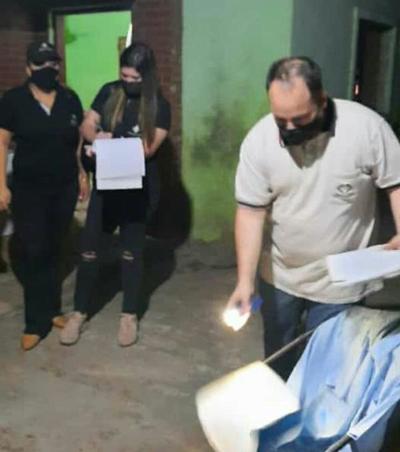 Hombre atropella y dispara contra exconcubina al verla con otra persona