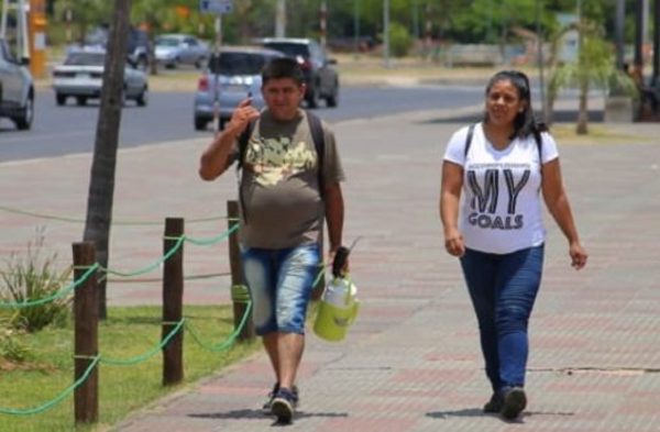 Pronostican chaparrones y jornada calurosa