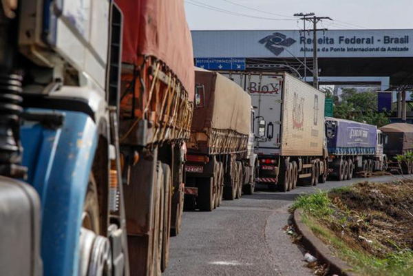 Cerca de 3 mil camiones “PARADOS” en la frontera