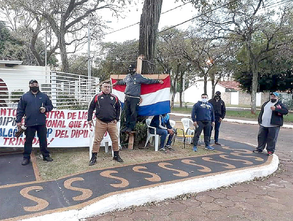 Denuncian persecución sindical en Itaipú y anuncian huelga de hambre